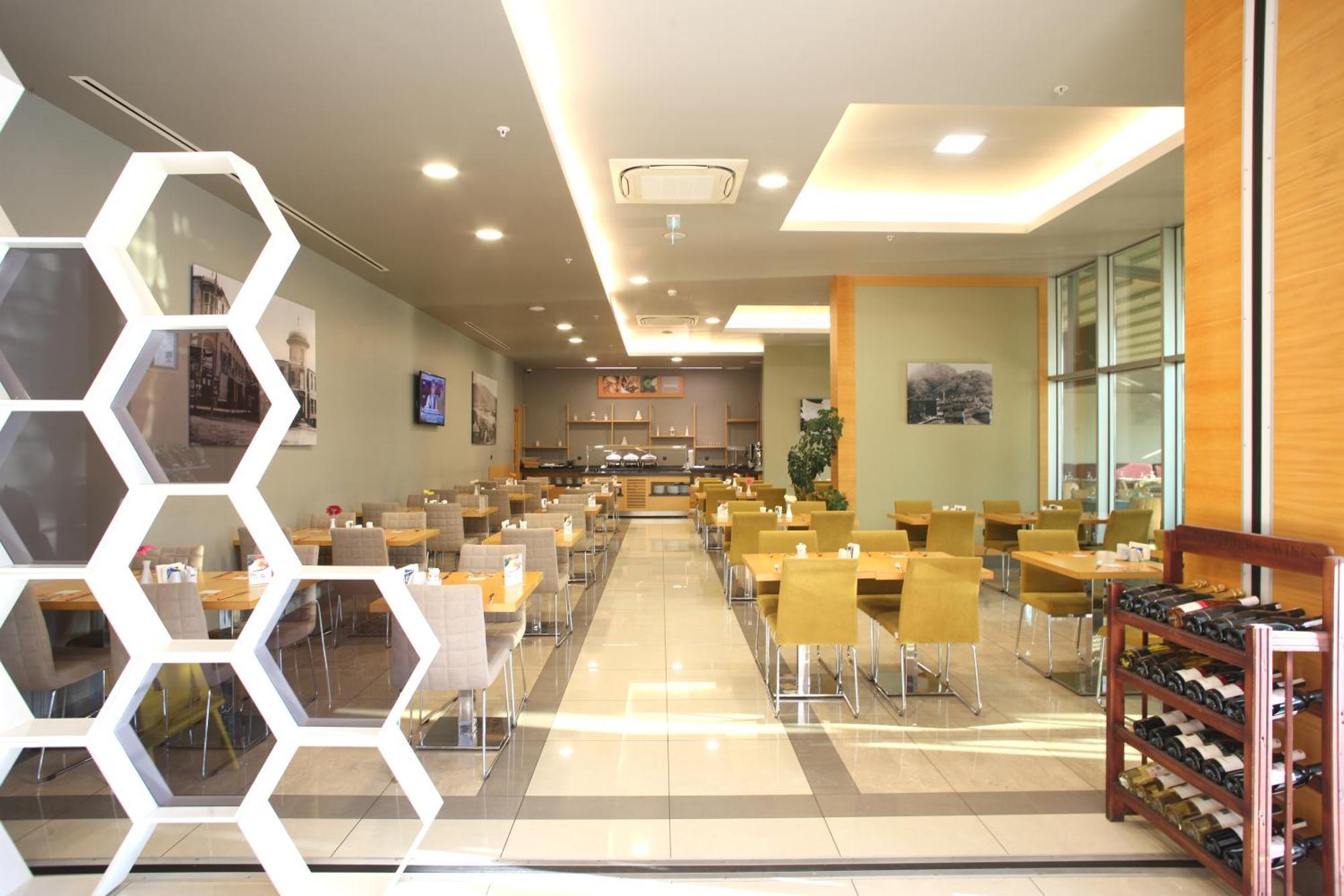 Holiday Inn Express Manisa-West By Ihg Exterior photo