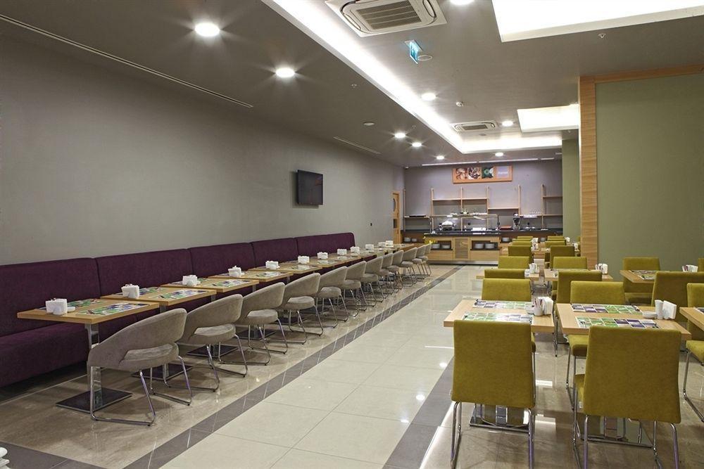 Holiday Inn Express Manisa-West By Ihg Exterior photo